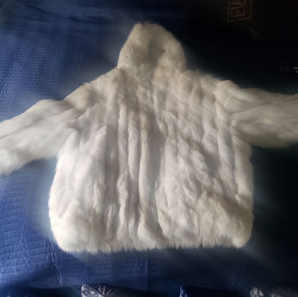 Authentic womens white mink bomber coat. - Picture 4 of 8